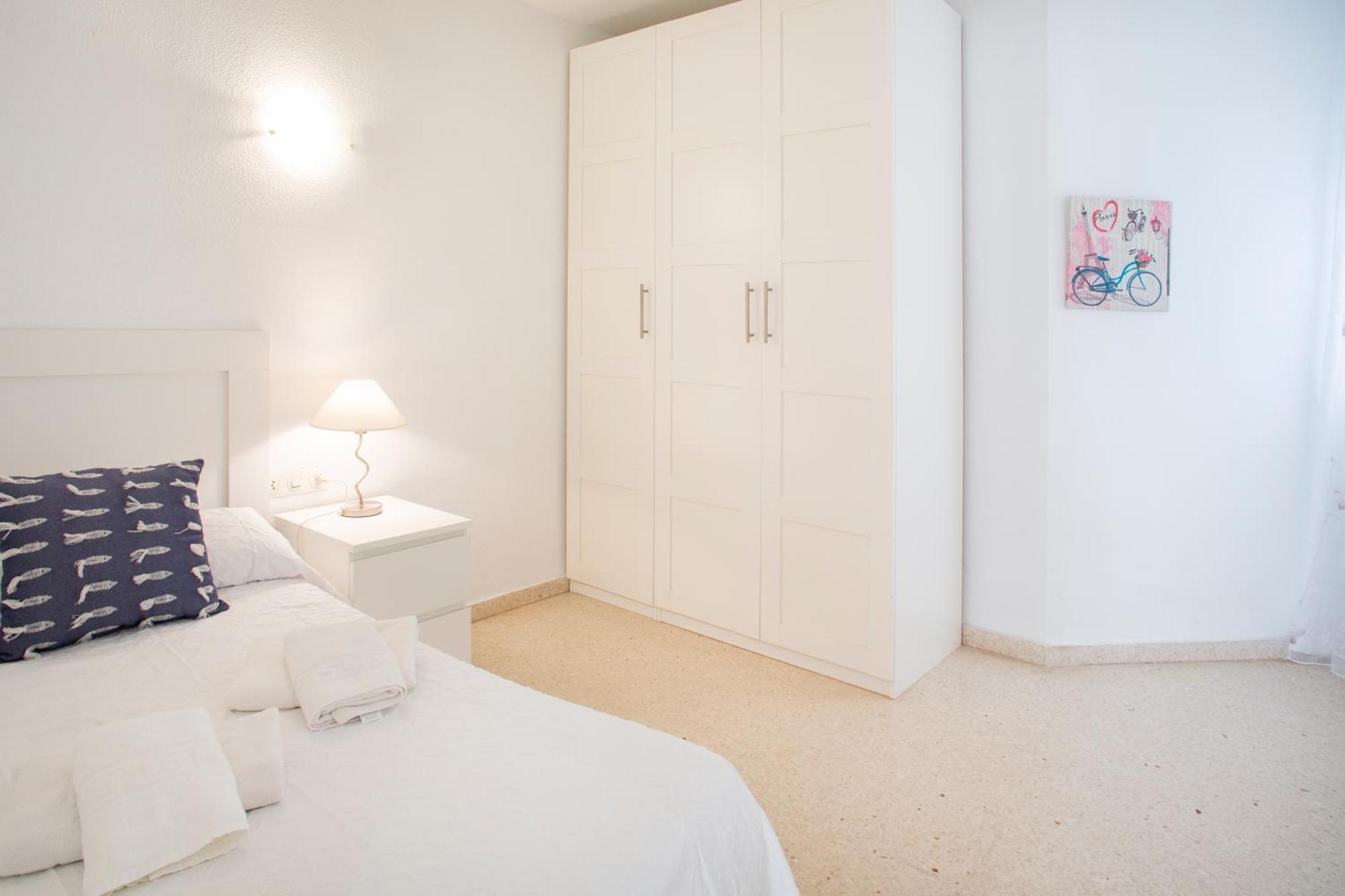Apartment Bajo En Primera Linea - Cala Del Moral, Urbanizacion Calaflores La Cala Del Moral